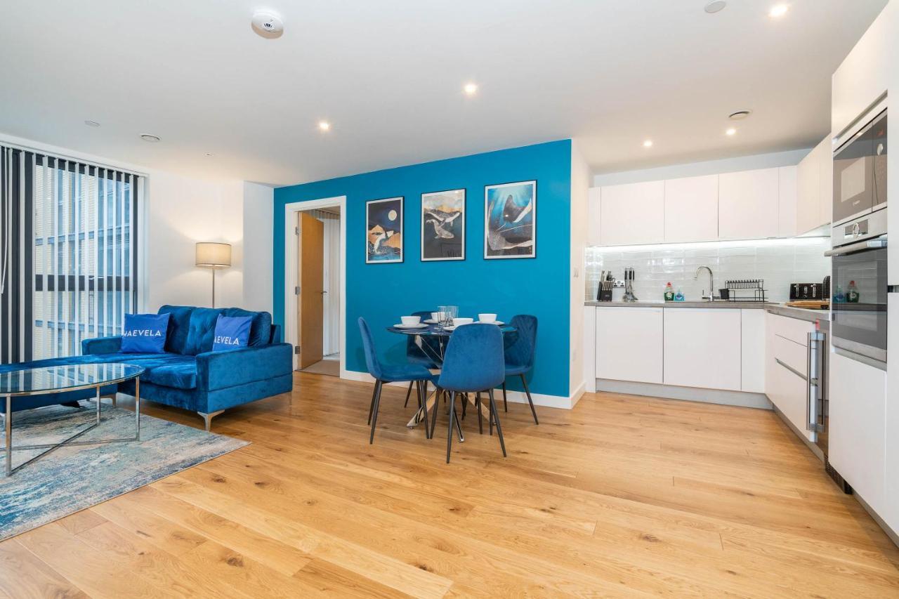 Maevela Apartments - Luxury Broad St Apartment - 2 Bed, 2 Bath - City Centre/Cube/Mailbox - With Underground Parking ✓- L Shape Sofa, Large 50 Inch Smart Tv With Free Netflix & Wifi Birmingham Esterno foto