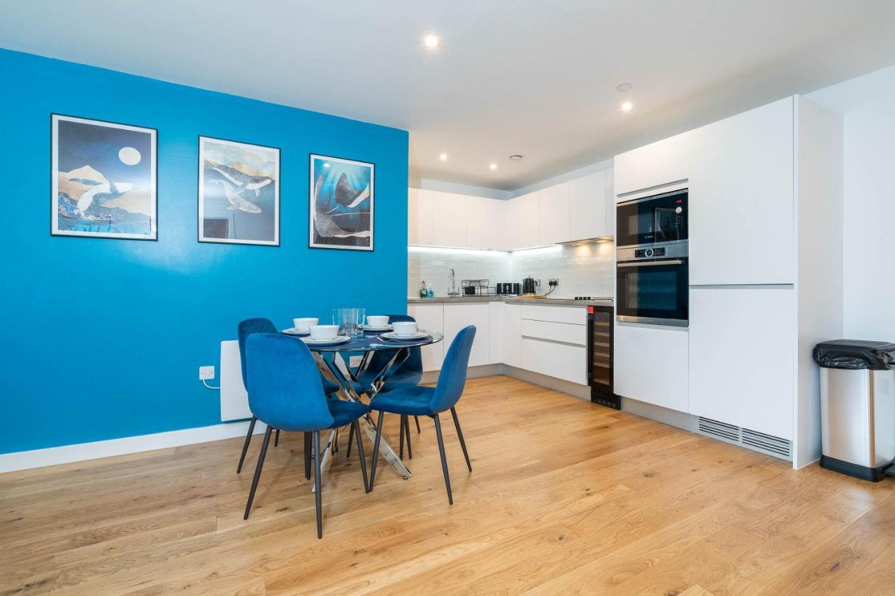 Maevela Apartments - Luxury Broad St Apartment - 2 Bed, 2 Bath - City Centre/Cube/Mailbox - With Underground Parking ✓- L Shape Sofa, Large 50 Inch Smart Tv With Free Netflix & Wifi Birmingham Esterno foto